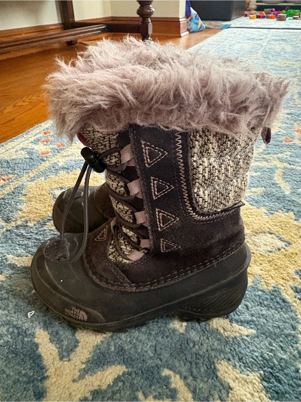 The North Face Heat Seeker Insulated Faux Fur Trim Snow Boots Kids US 11